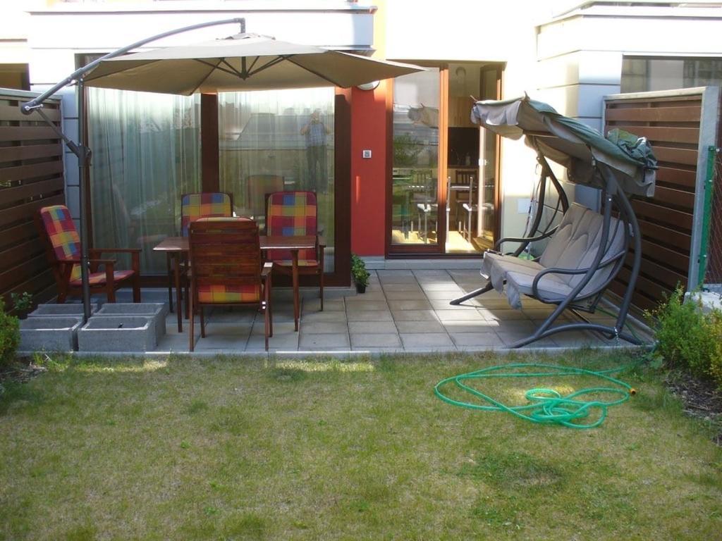 Garden With Garage In Apartament